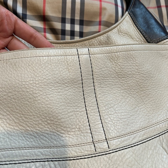 Authentic Coach All Leather White Purse - Picture 4 of 17